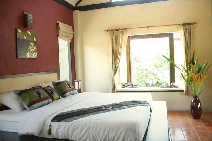 Room 3 of 53