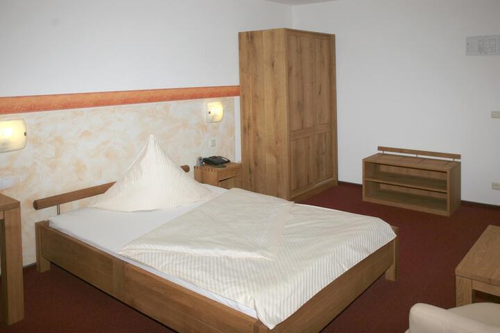 Room 17 of 50