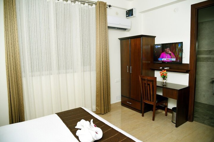 Room 28 of 97
