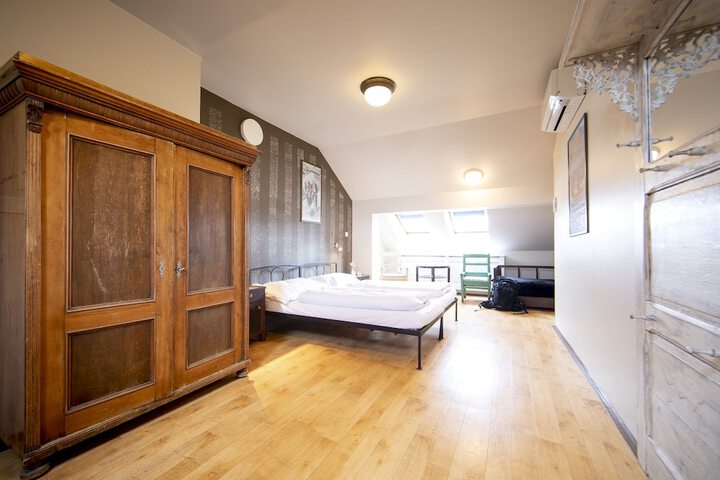 Room 20 of 68