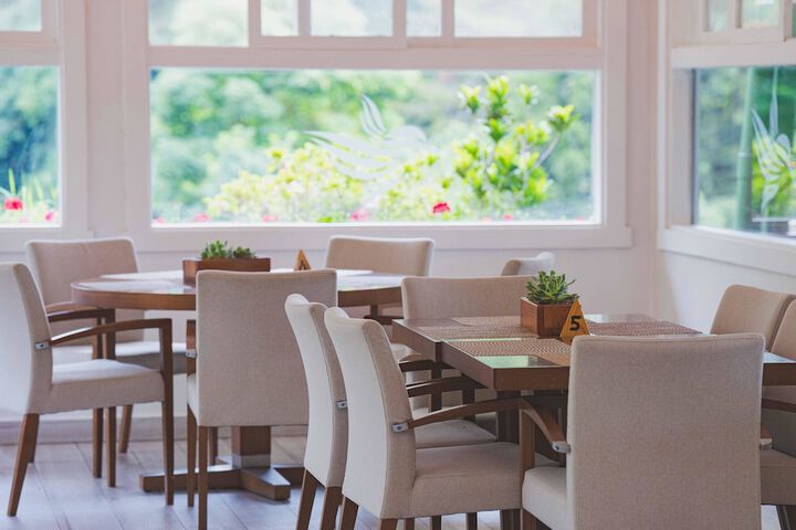 Dining 76 of 128
