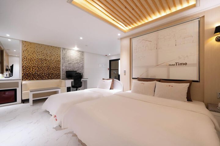 Room 29 of 74