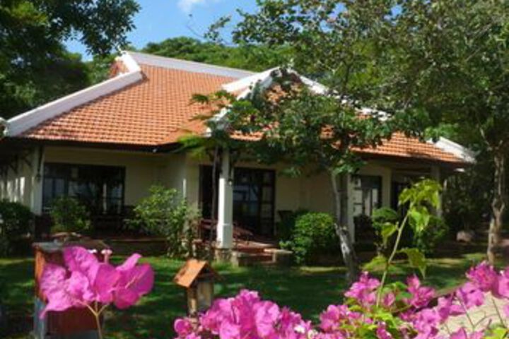Hotel Entry