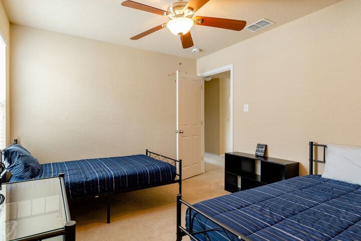 Room 2 of 31