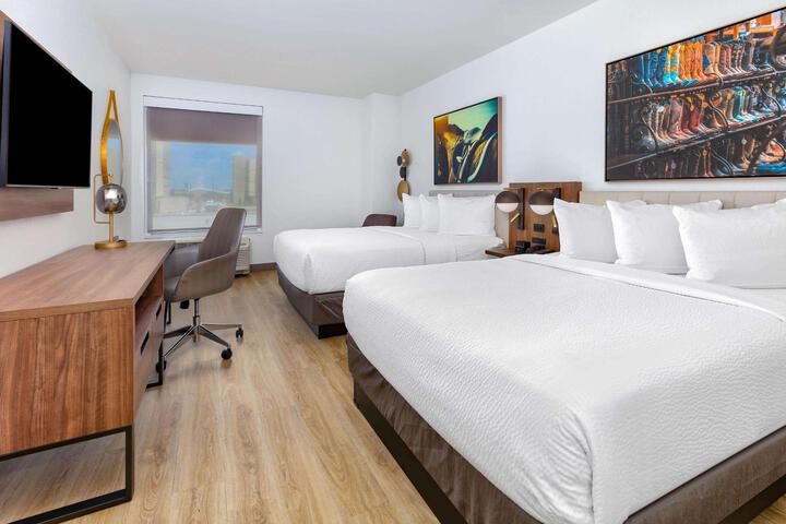 1 King Bed (9 of 13)