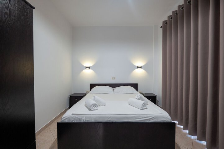 Room 65 of 96