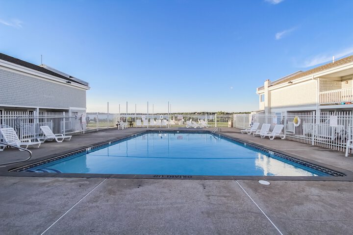 Hotel with Pool