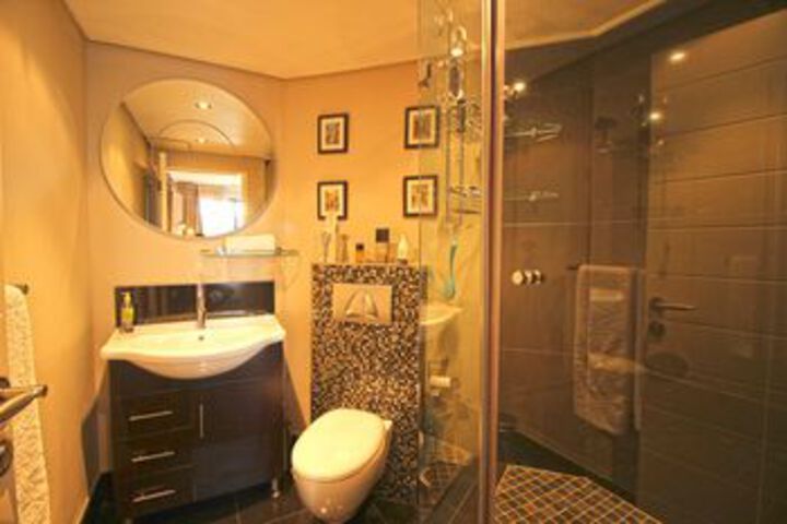 Room 10 of 19