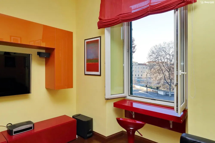 Room 2 of 20