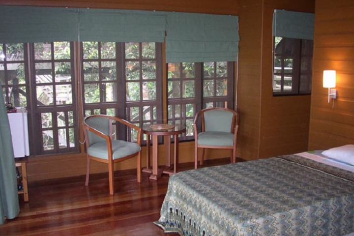 Room 6 of 42