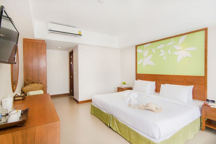 Room 15 of 90