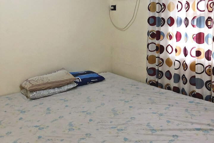 Room 12 of 16
