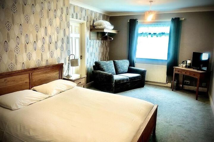 Room 3 of 40