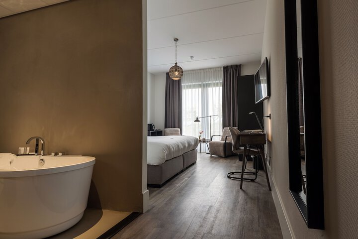 Room 46 of 106