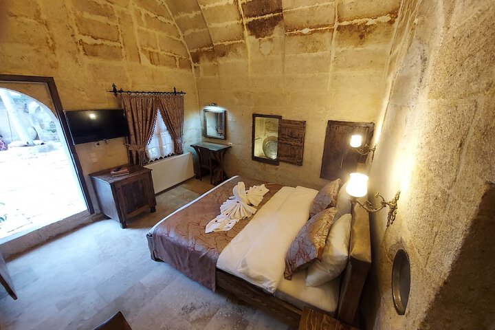 Room 8 of 130