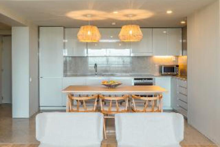 Suite 6 of 13