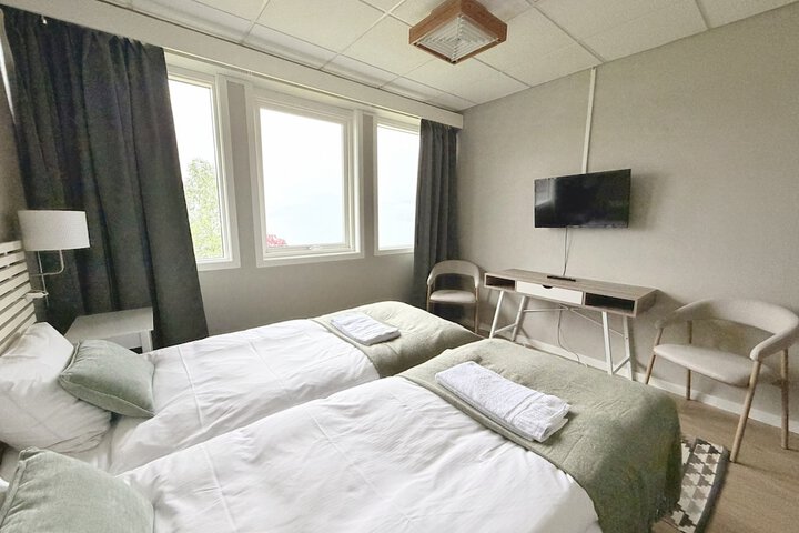 Room 13 of 83