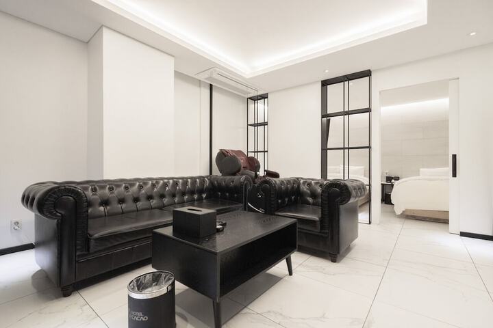 Room 11 of 52