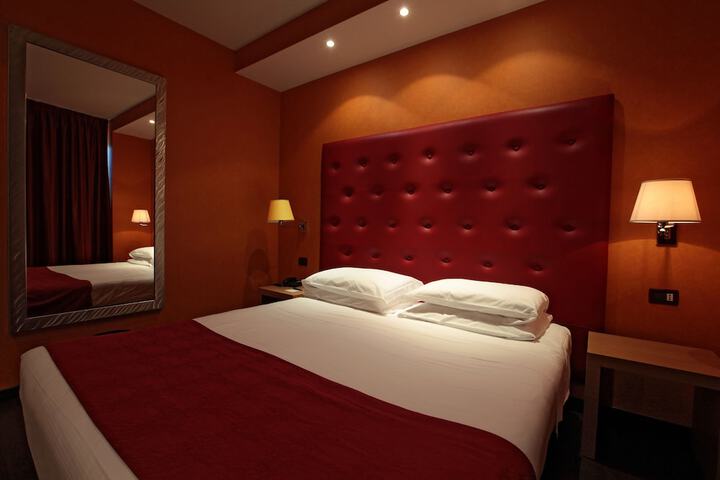Room 12 of 68