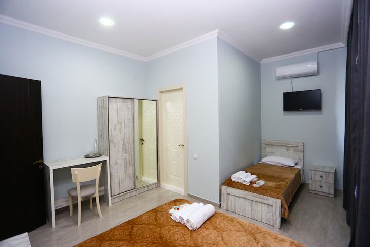 Room 5 of 34