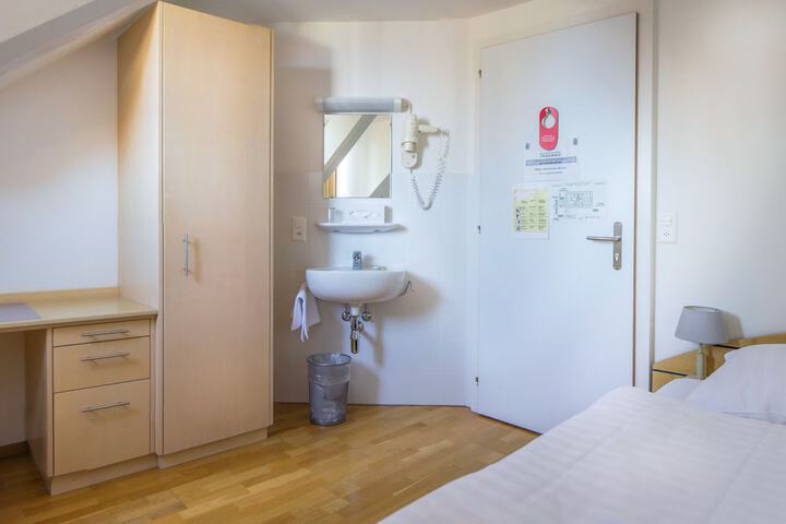 Room 29 of 59