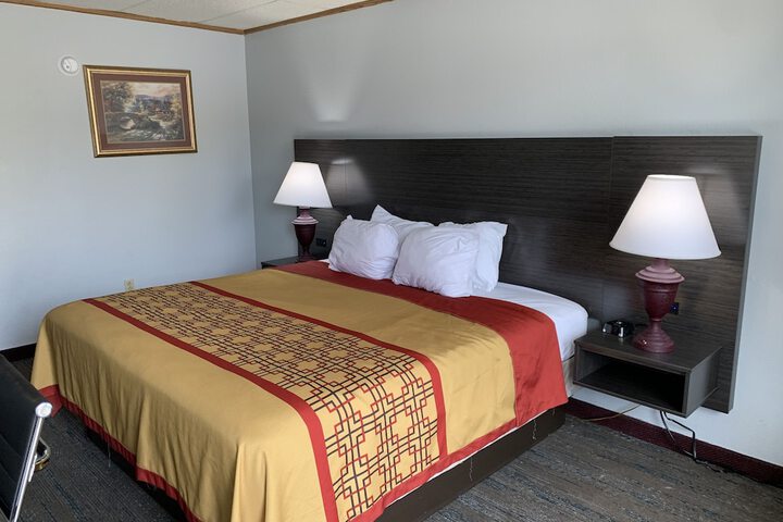 Standard King Bed Accessible (24 of 37)