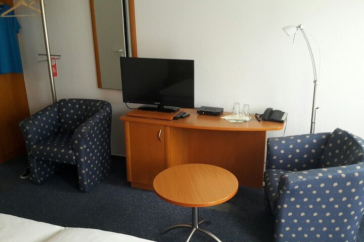 Room 7 of 25