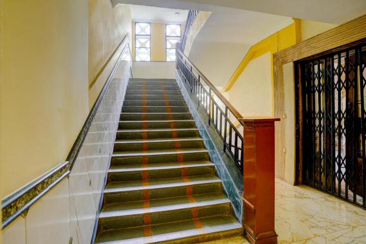 Hotel O Royal Inn