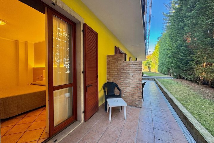 Terrace/Patio 8 of 39
