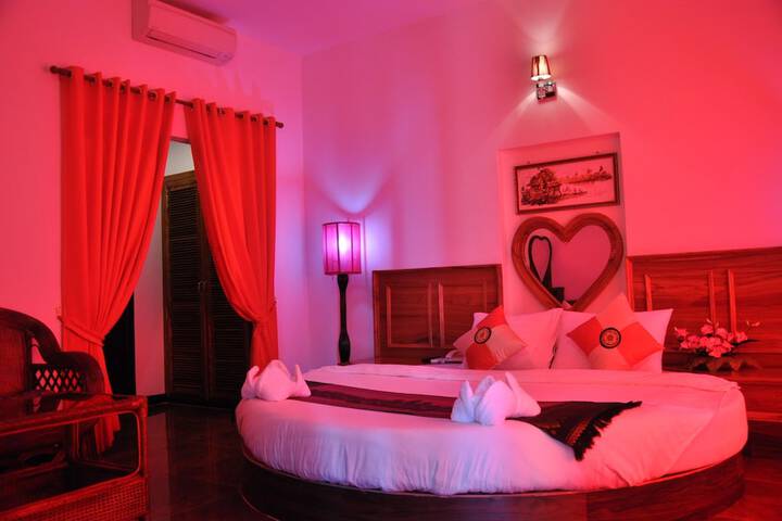 Room 5 of 83
