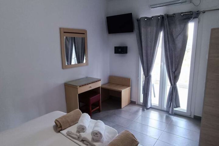 Room 55 of 171