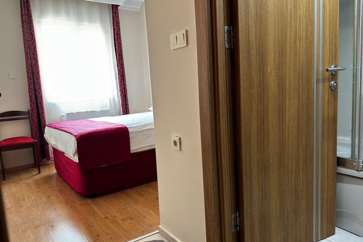 Room 12 of 23