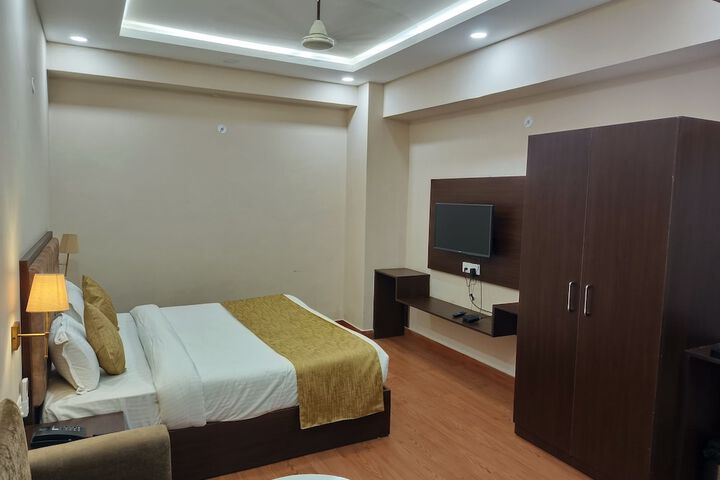 Room 4 of 14