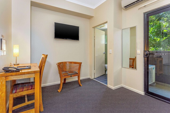 Room 16 of 34