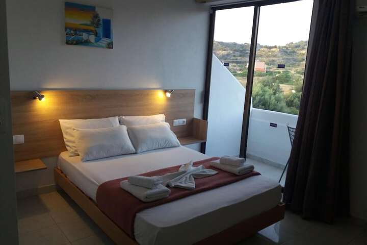 Room 8 of 40