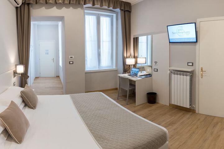 Room 30 of 62