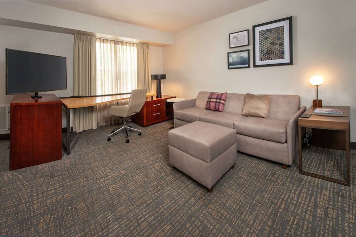 Studio Suite Queen Bed Accessible (16 of 19)