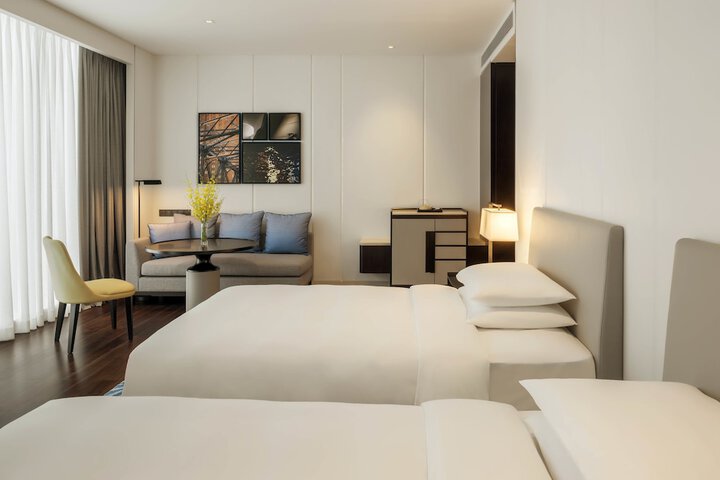 Room 19 of 48