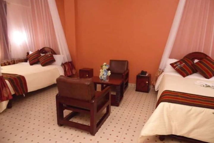 Room 8 of 12