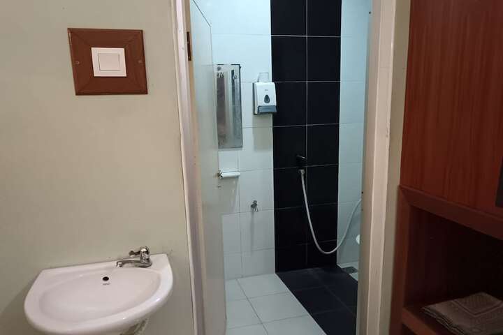 Room 33 of 41