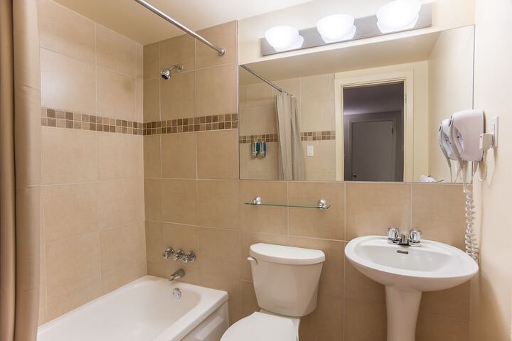 Room 15 of 28