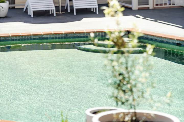 Pool 136 of 173