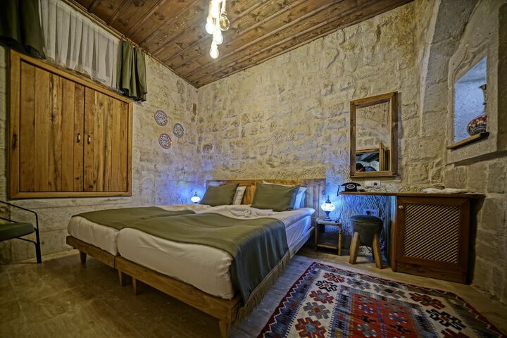 Room 42 of 90