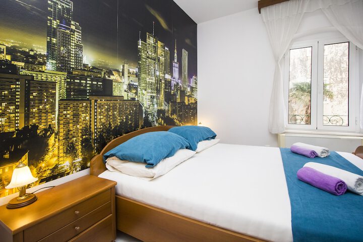 Room 20 of 39
