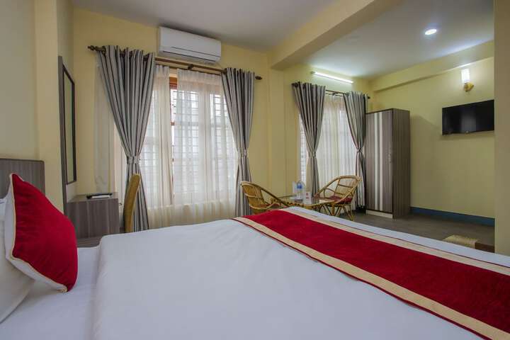 Room 15 of 48