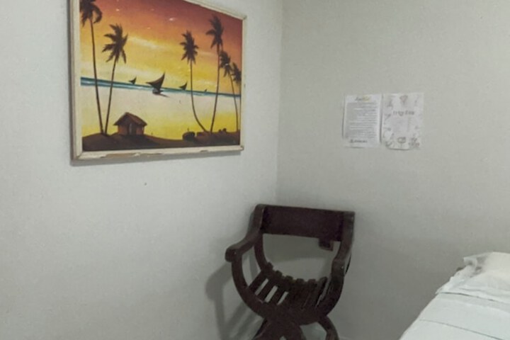 Room 6 of 24