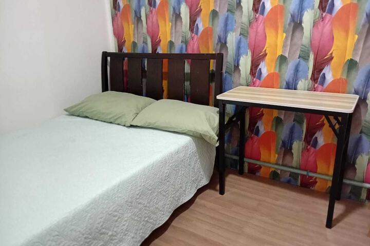 Room 9 of 33