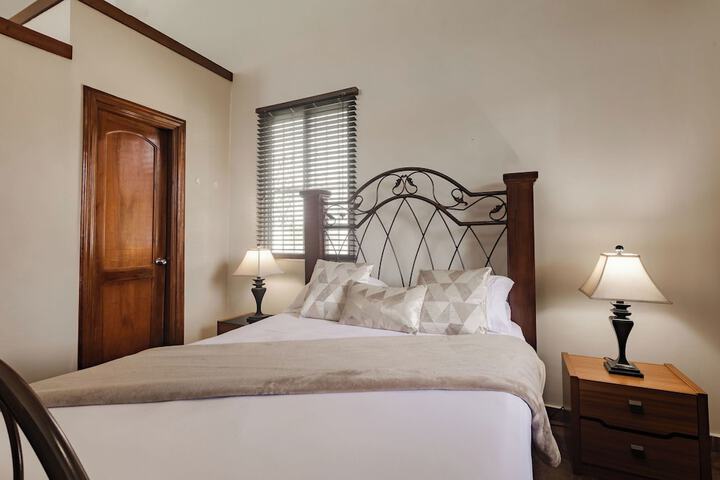 Room 18 of 120
