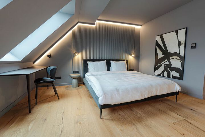Room 7 of 20