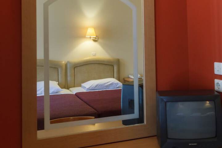 Room 22 of 47